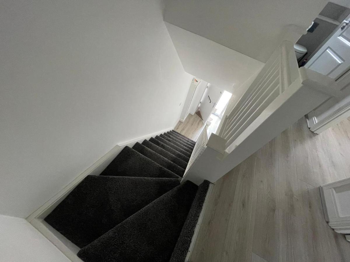 Modern Room With Huge Bed - Walk To City Centre! Μάντσεστερ Εξωτερικό φωτογραφία